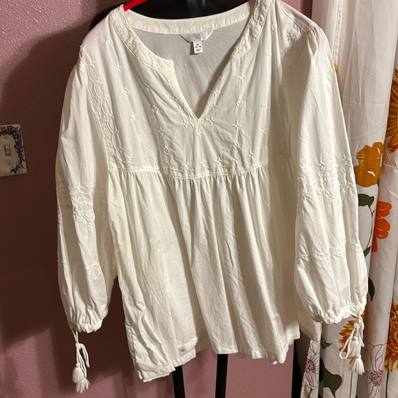 Time and Tru Tops - Time and True White Embroidered Women's Top 16/18